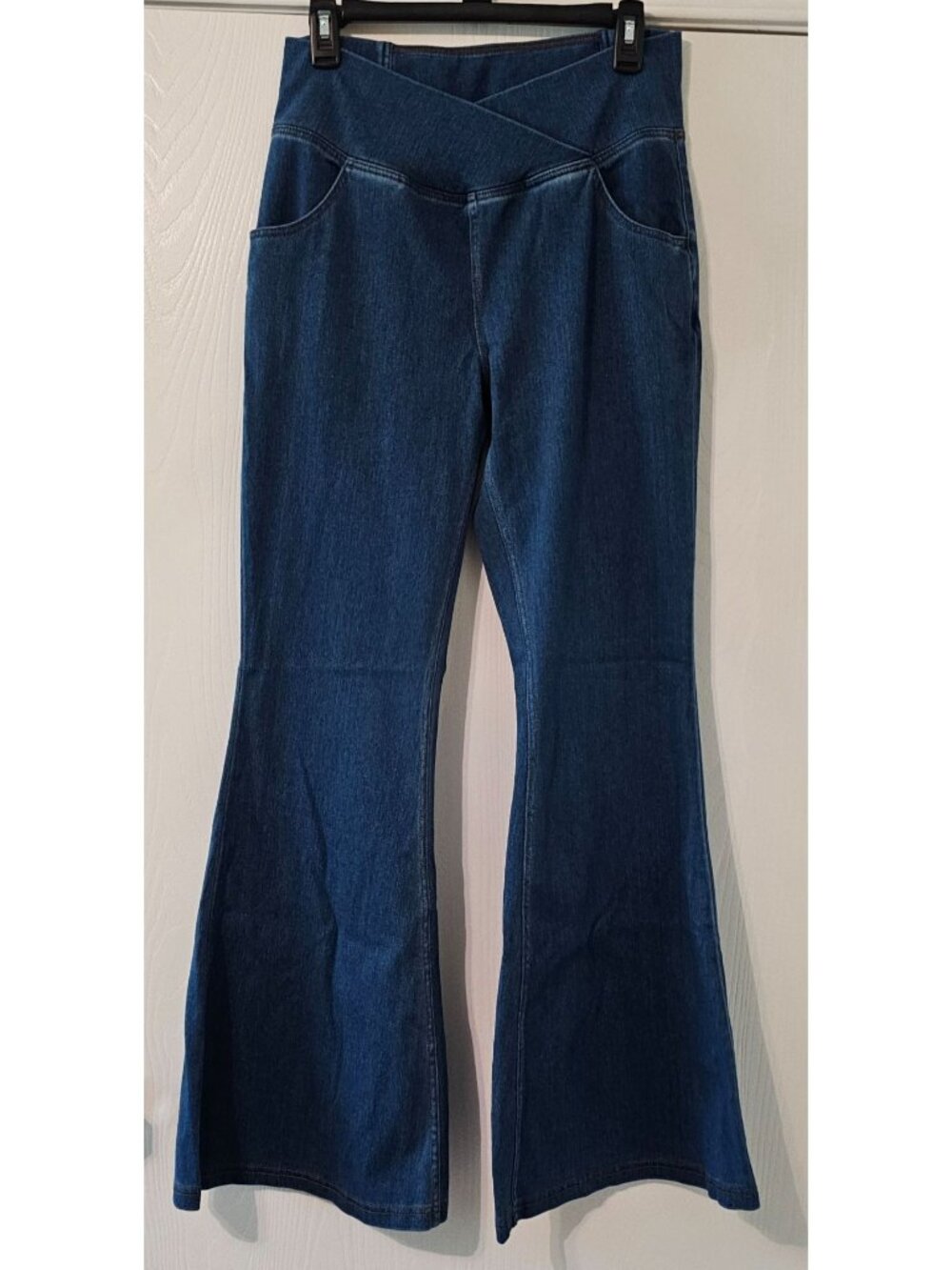 NWT Halara Flex Highwaisted Crossover Flare Leg Stretch Jeans W/Pockets L Blue